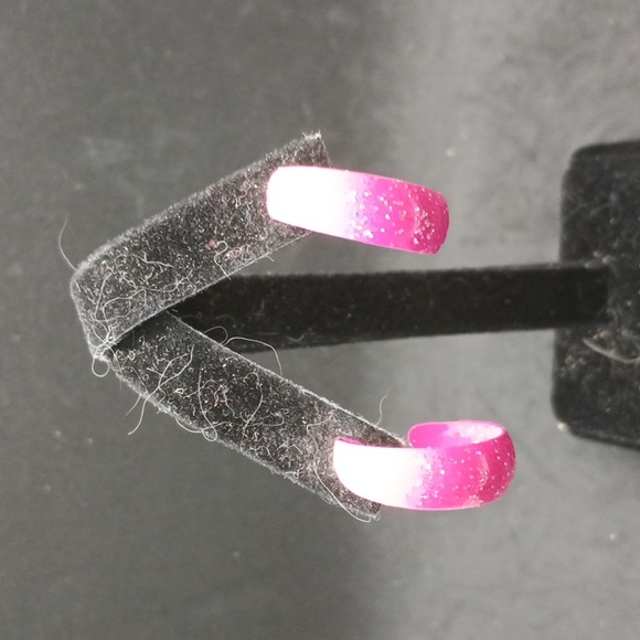 vintage 90s pink glitter hoop earrings - Picture 4 of 4